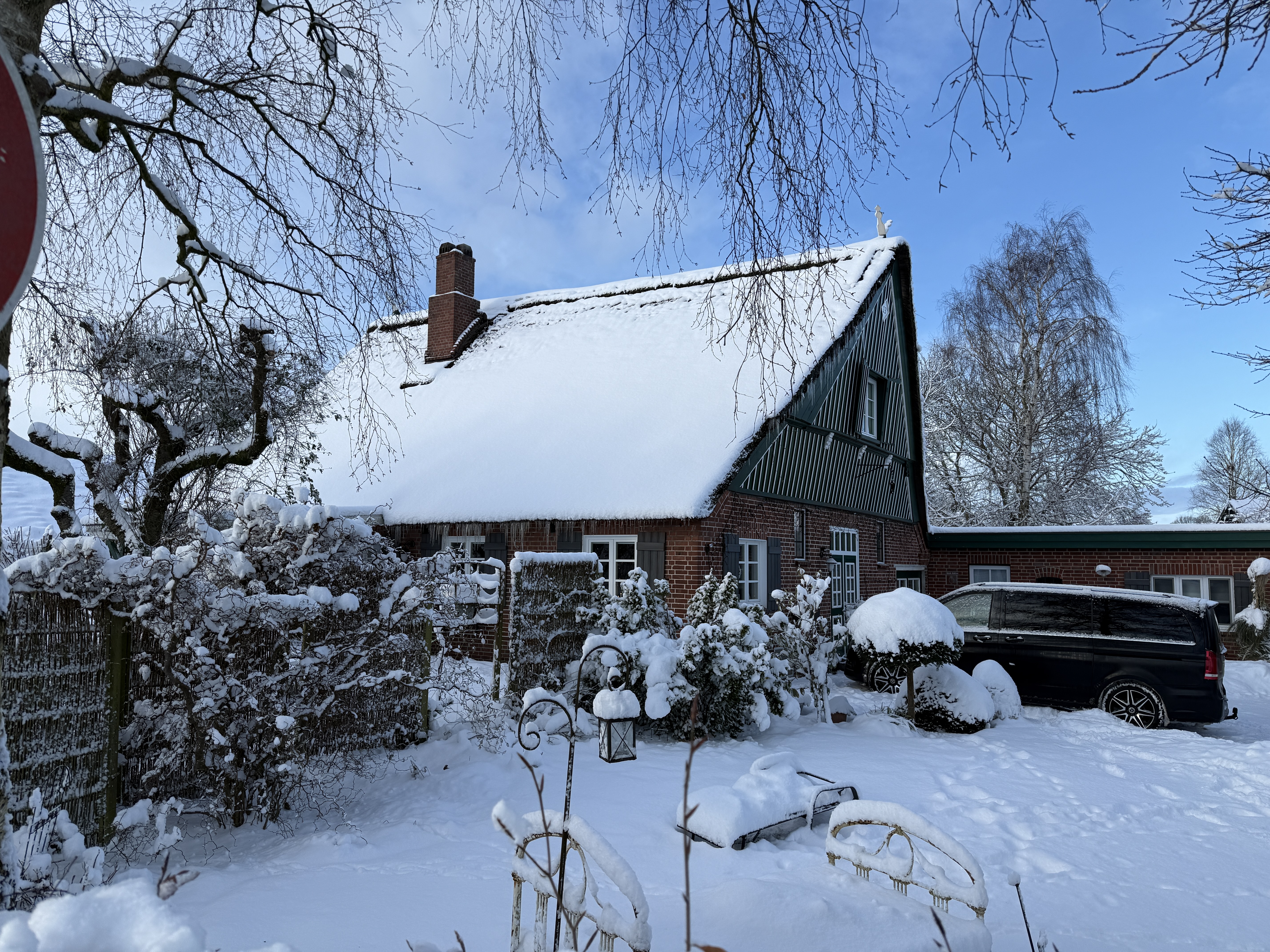 Reetdachhof im Winter